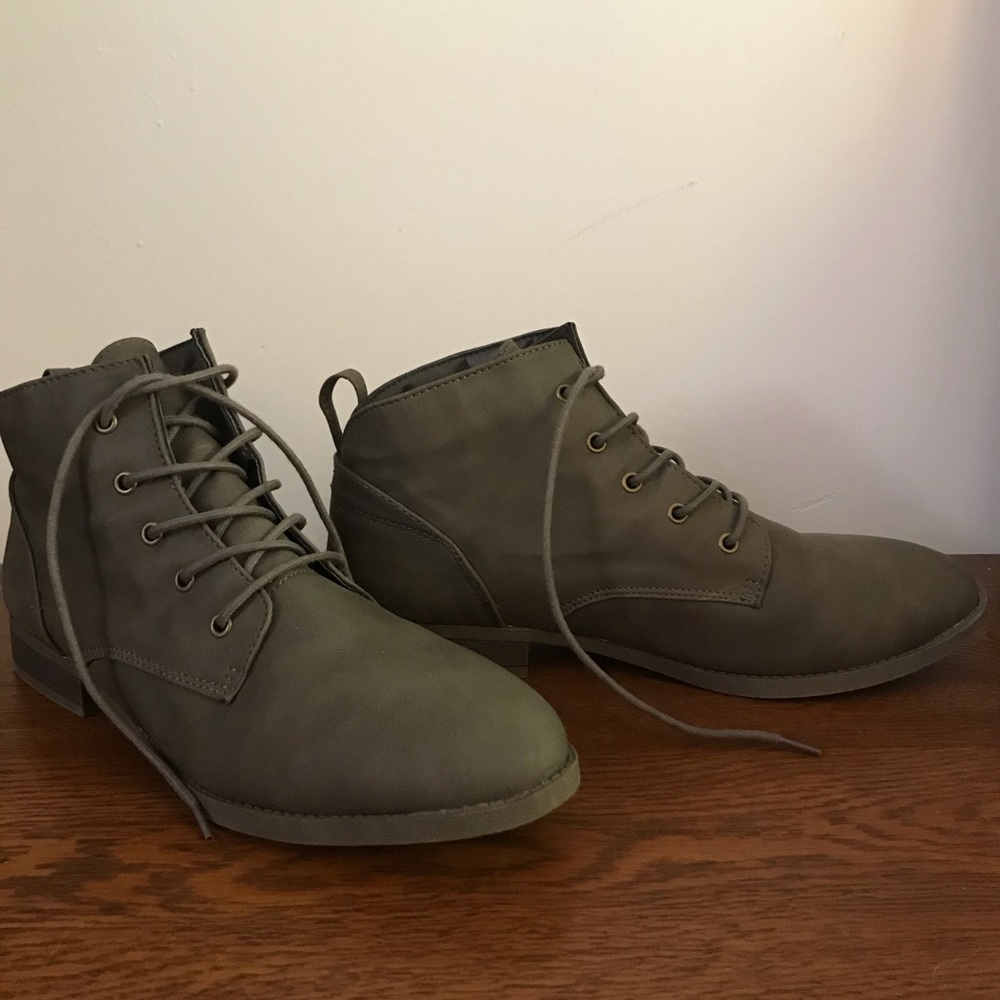 American Eagle | Lace Up Ankle Boots